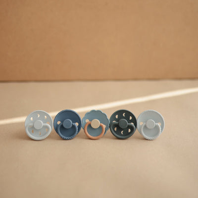 FRIGG Moon Rubber Pacifier – Natural Latex Baby Pacifier