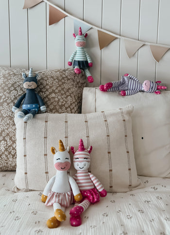 Apple Park Tiny Dancing Unicorn - White