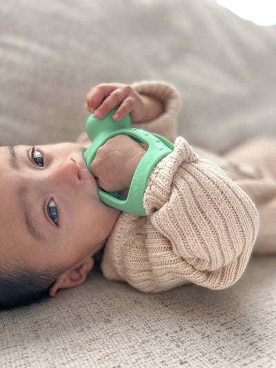 OUTLET – Bitzy Grip Mitt Developmental Teether – Dino
