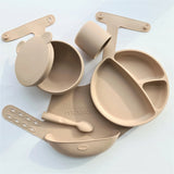 MinikOiOi Silicone Baby Feeding Set – Eco-Friendly Suction Plate, Bowl, Bibs & Cup (6+ Months)