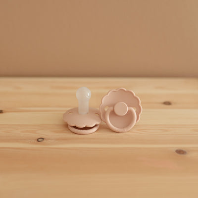 FRIGG Daisy Silicone Pacifier – SilkySoft™ Medical Grade Silicone