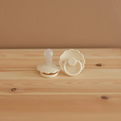 FRIGG Daisy Silicone Pacifier – SilkySoft™ Medical Grade Silicone