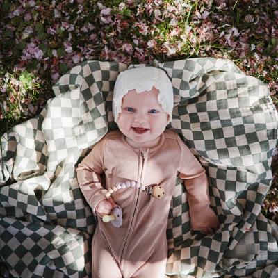 FRIGG Daisy Silicone Pacifier – SilkySoft™ Medical Grade Silicone