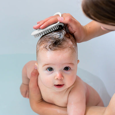 Haakaa Silicone Shampoo & Scalp Brush