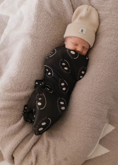 Bamboo Swaddle | Charcoal & White ff Smile