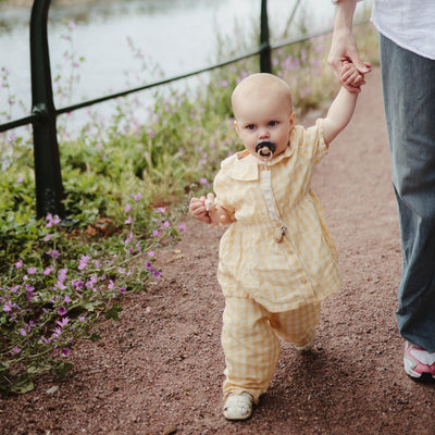 FRIGG Daisy Rubber Pacifier – Natural Latex Baby Pacifier
