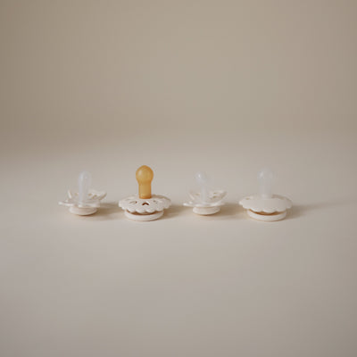 FRIGG Baby First Pacifier Set