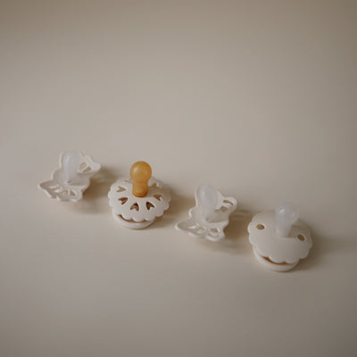 FRIGG Baby First Pacifier Set