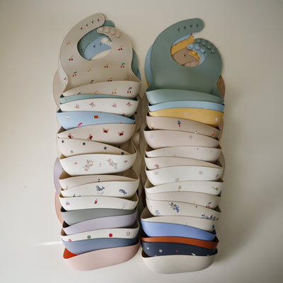 Mushie Silicone Baby Bib – Adjustable Catch-All Bib