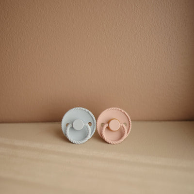 FRIGG Rope Rubber Pacifier – Natural Latex Baby Pacifier
