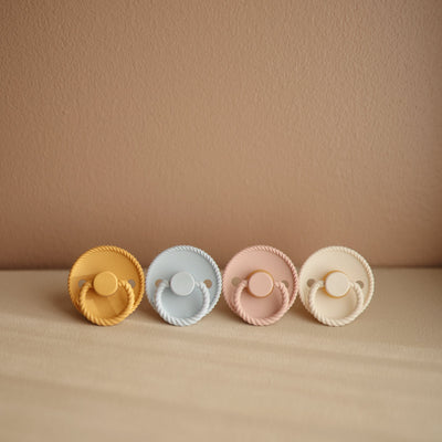 FRIGG Rope Rubber Pacifier – Natural Latex Baby Pacifier