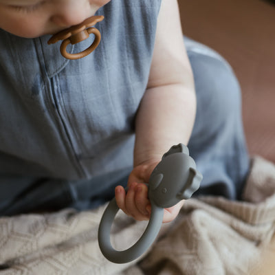 FRIGG Daisy Silicone Pacifier – SilkySoft™ Medical Grade Silicone