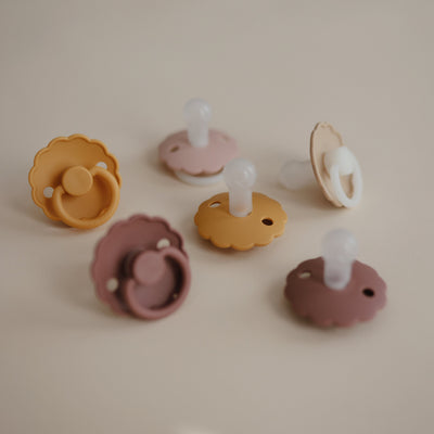FRIGG Daisy Silicone Pacifier – SilkySoft™ Medical Grade Silicone